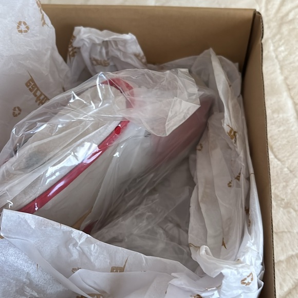 Earth Caper Suede Wedge Womens Red Suede Wedges Heels Shoes. NWT - Picture 7 of 7